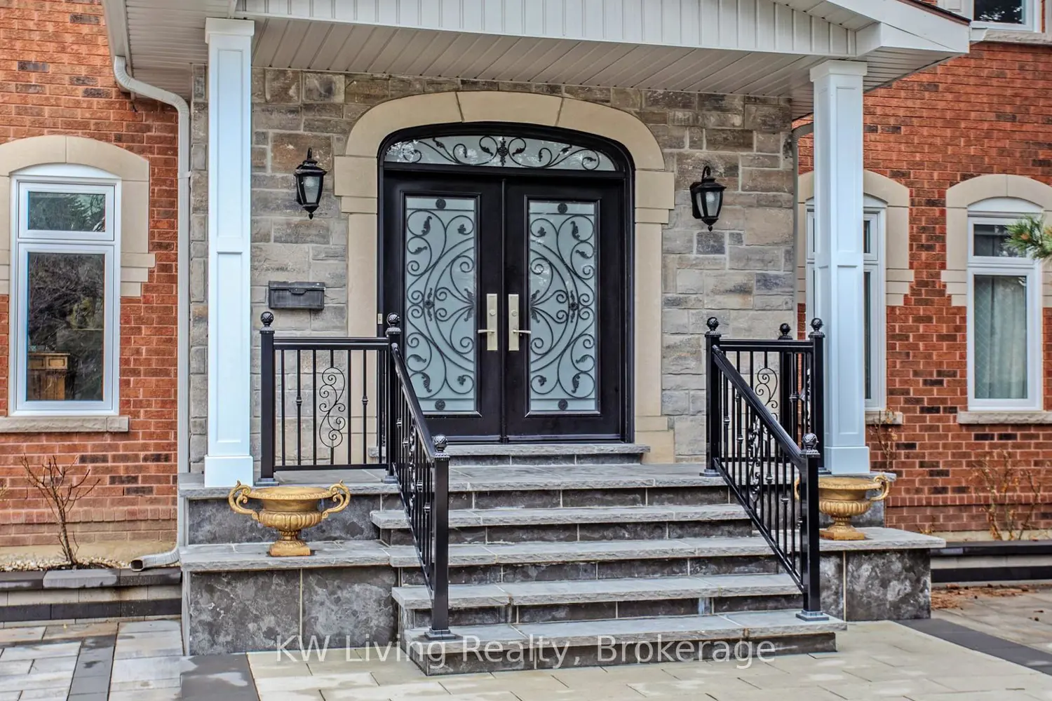 19 Spadina Road photo 2