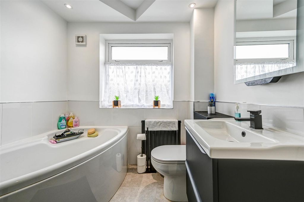 Additional image 20 of 5 bed detached house for saleFell Way, Bradwell, Great Yarmouth NR31
