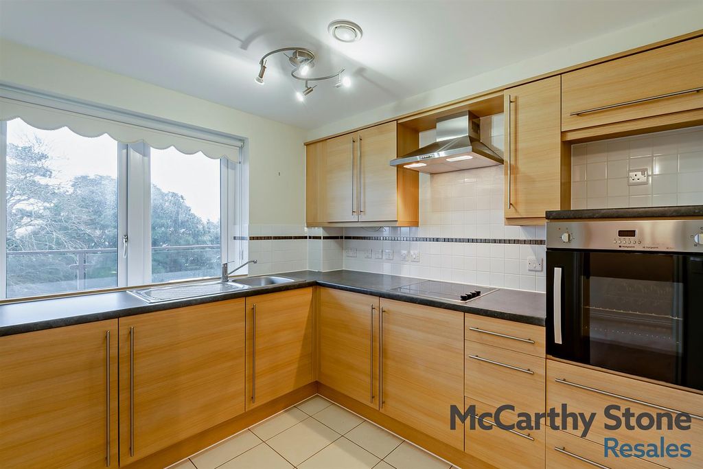 Additional image 7 of 2 bed flat for saleRoswell Court, Douglas Avenue, Exmouth EX8