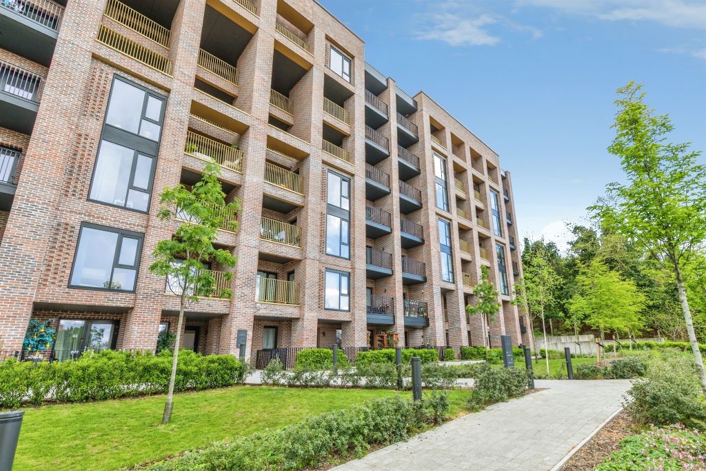 1 bed flat for saleWhiffens Avenue, Chatham ME4