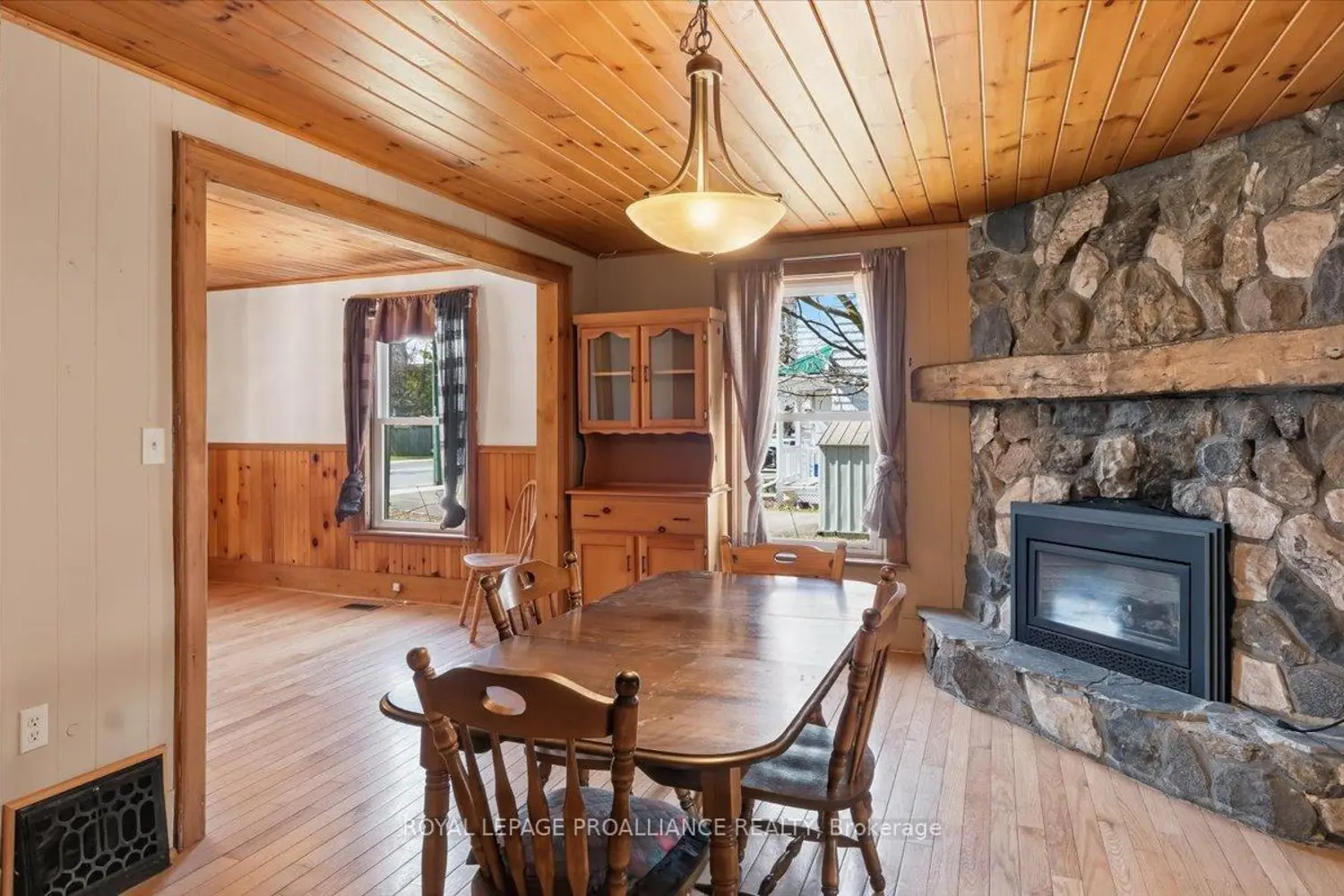 211 Colborne Street photo 3