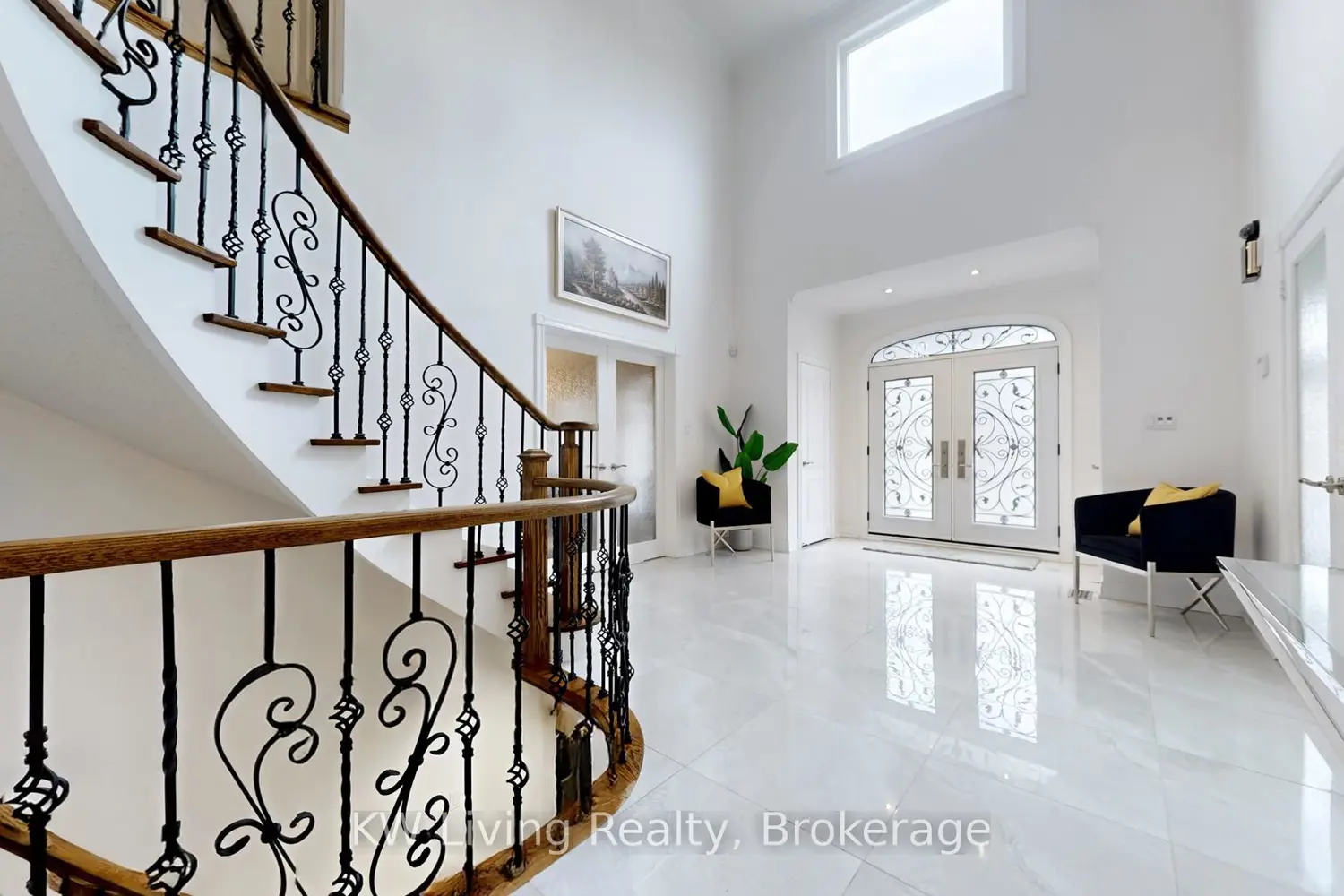 19 Spadina Road photo 3