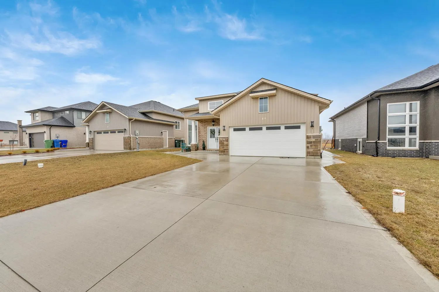 49 Kingsbridge Drive photo 4