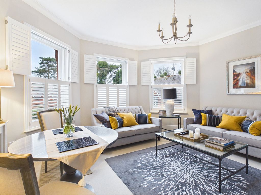 2 bed flat for saleGuildford, Surrey GU1 photo 2