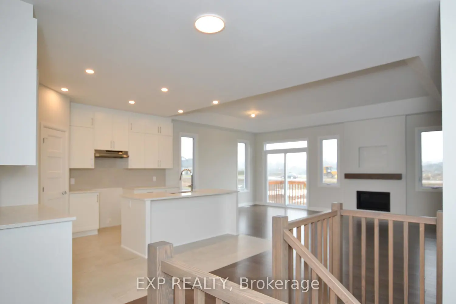 310 Turquoise Street photo 4