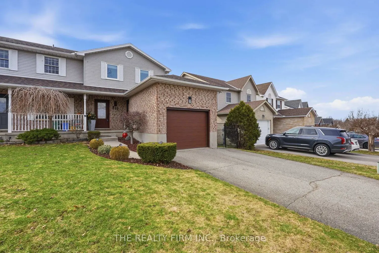815 Deveron Crescent