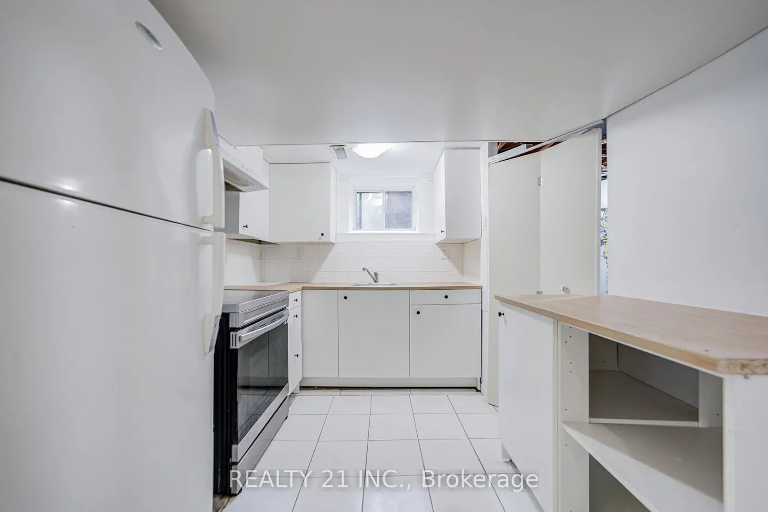 Additional image 12 of 44 Sundance Crescent