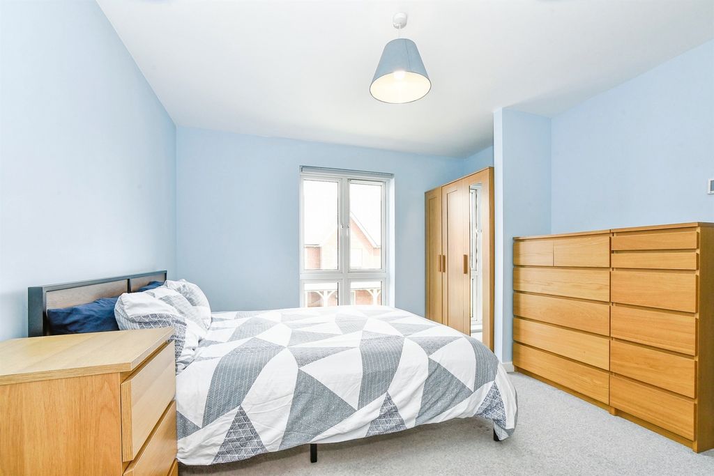 2 bed flat for saleWilliam Morris Way, Tadpole Garden Village, Swindon SN25 photo 4