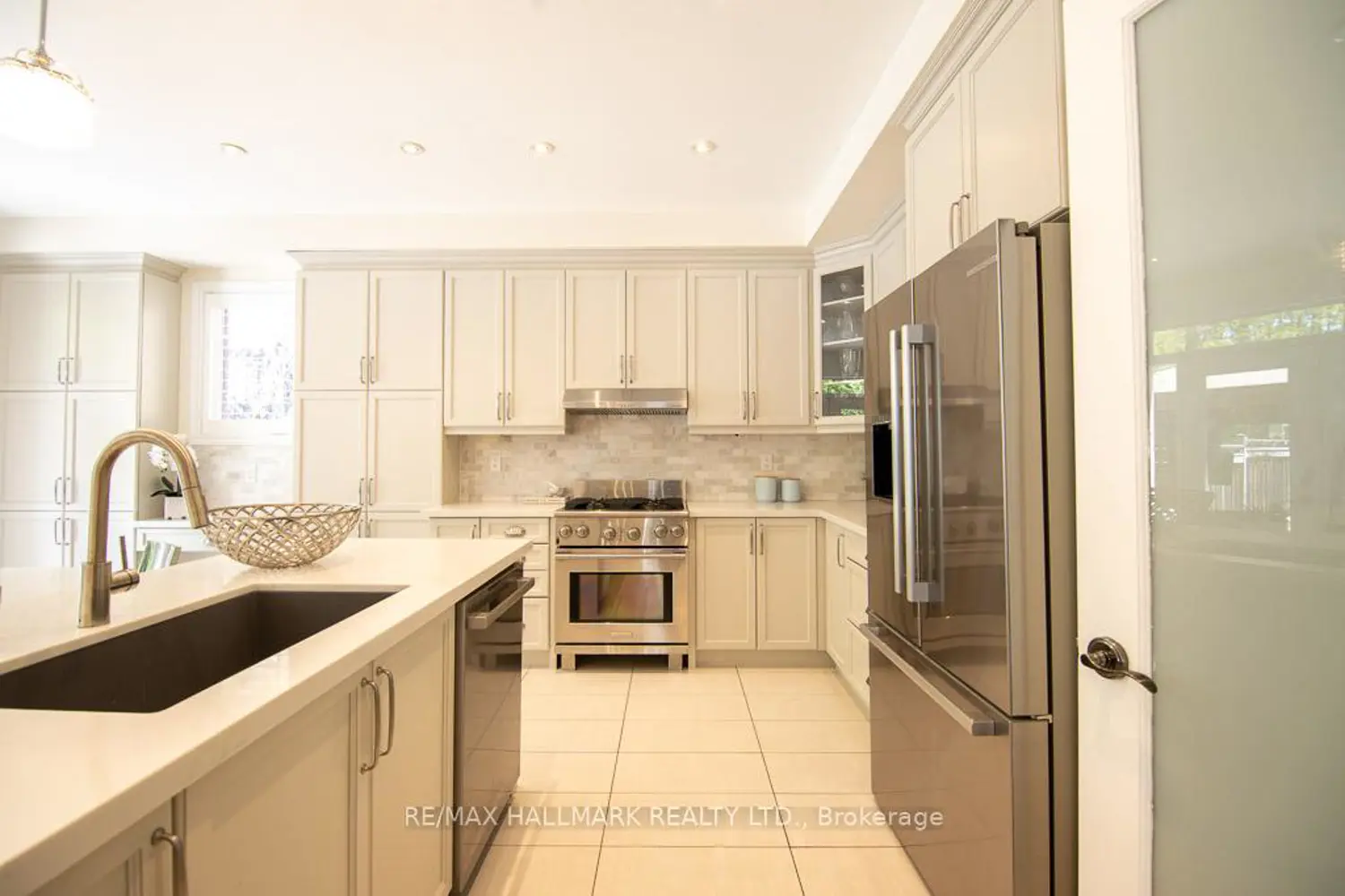 Additional image 6 of 566 Maitland Drive