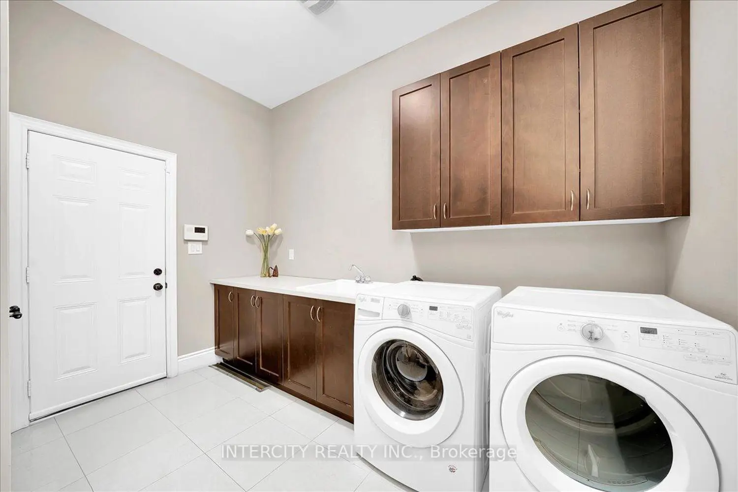 Additional image 10 of 233 Carisbrooke Circle