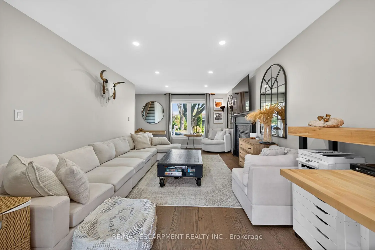 1 Sandringham Avenue photo 3