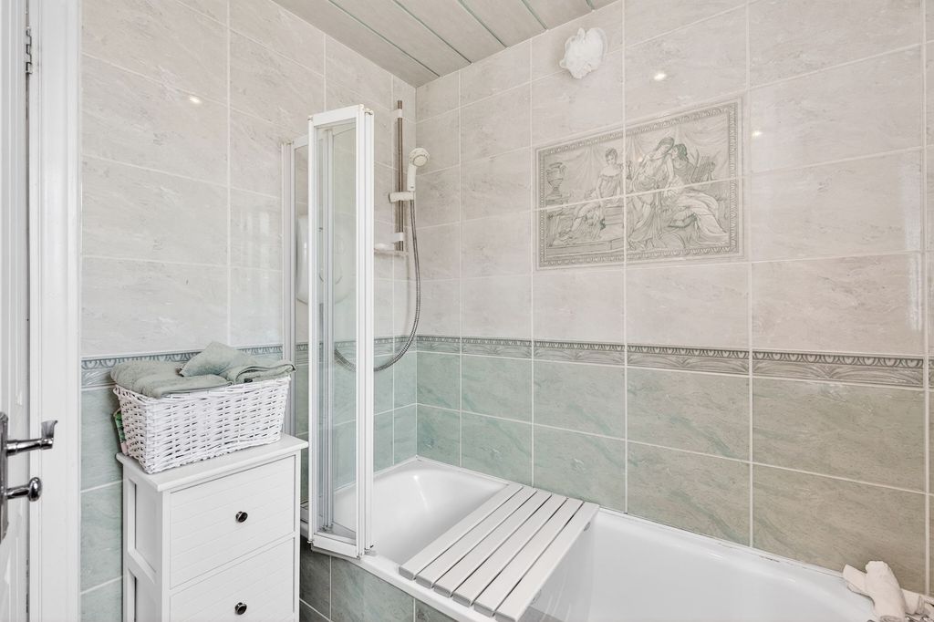 Additional image 22 of 4 bed semi-detached house for sale43 Oxgang Road, Grangemouth FK3