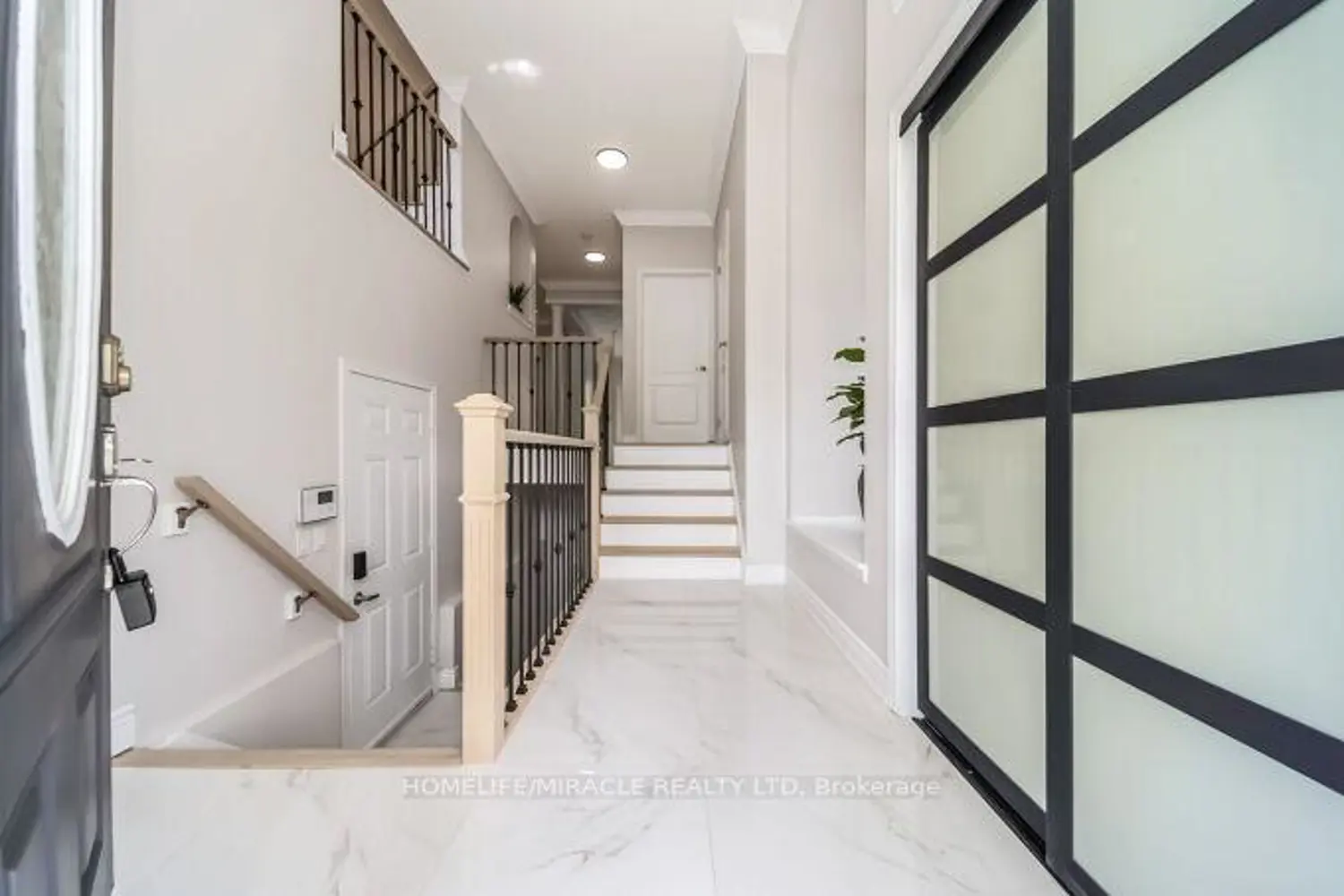 327 Pringle Avenue photo 2