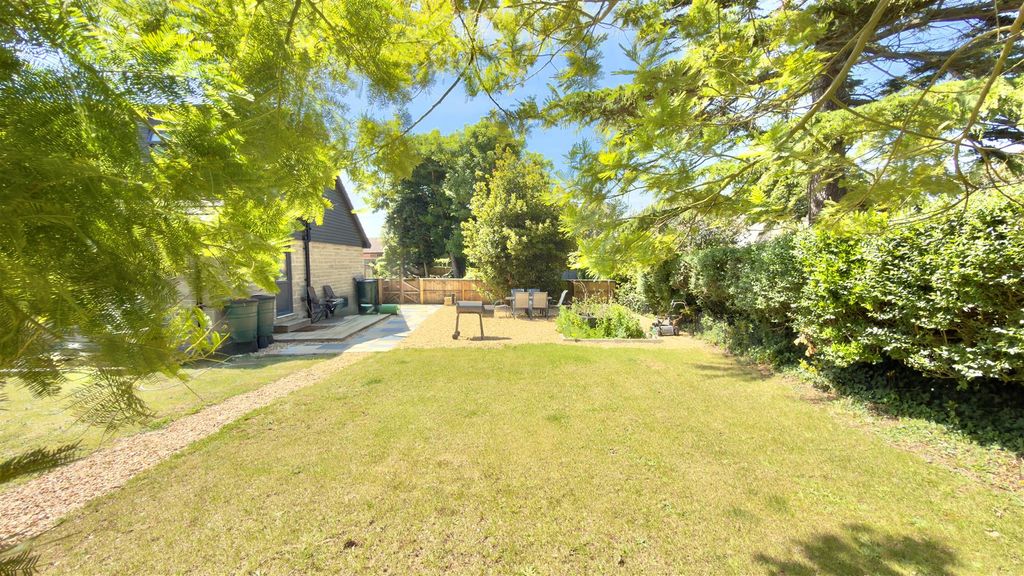 Additional image 16 of 5 bed chalet for saleFreshwater Bay, Isle Of Wight PO40