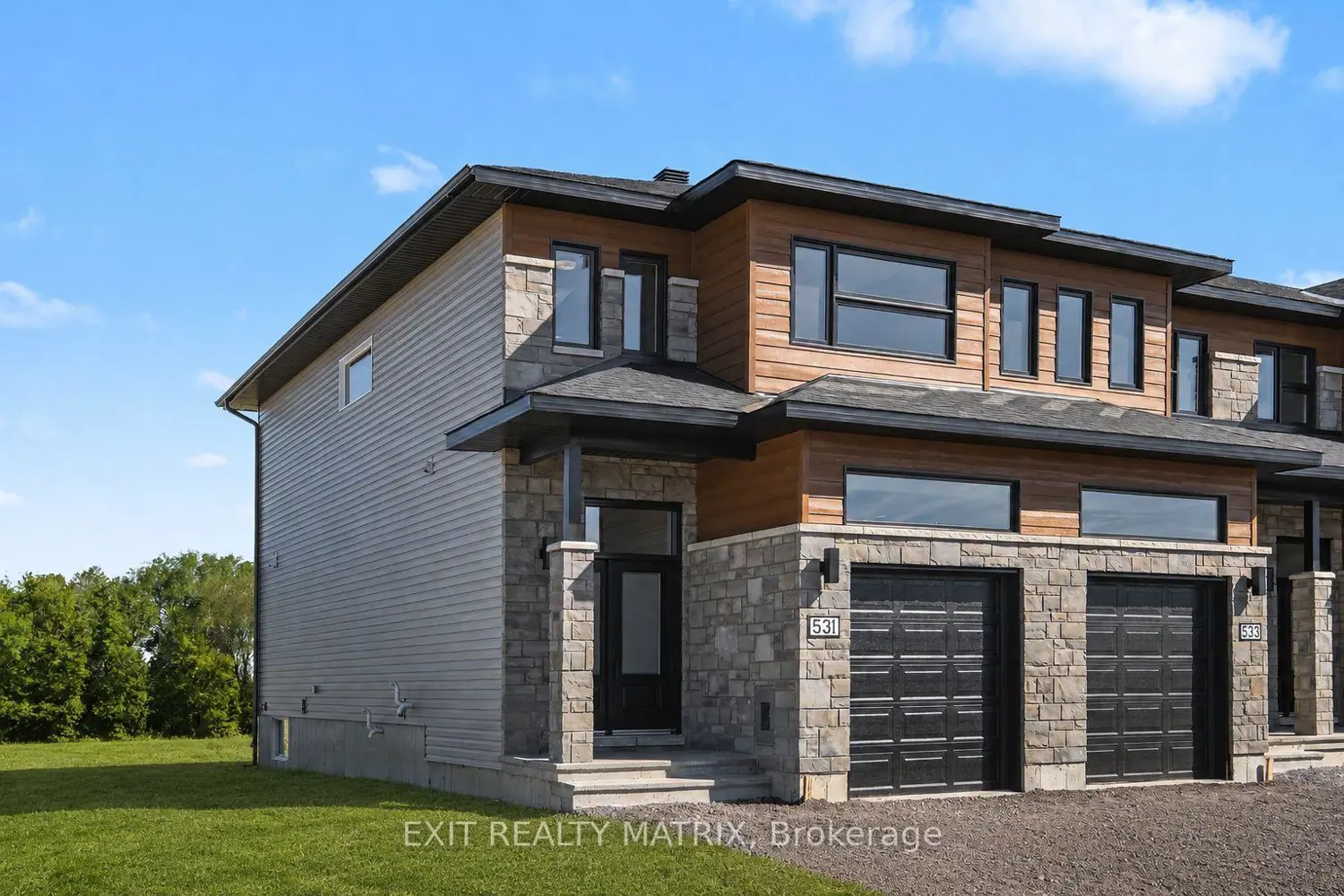 531 Regina Street photo 2