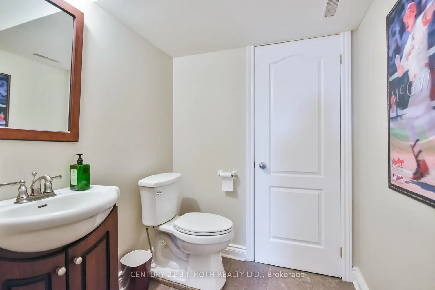 Additional image 16 of 38 Camelot Square