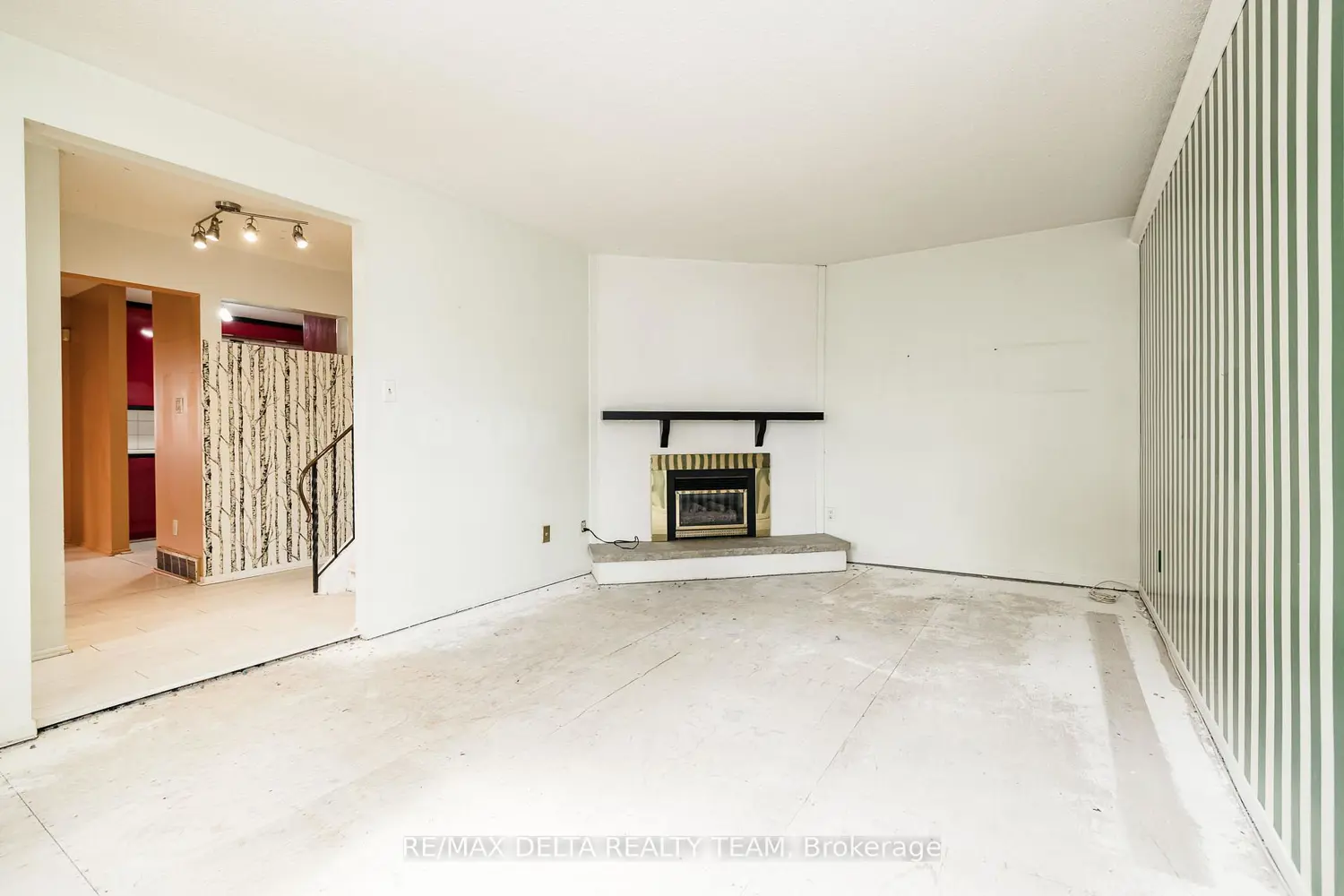 796 Vinette Crescent photo 5