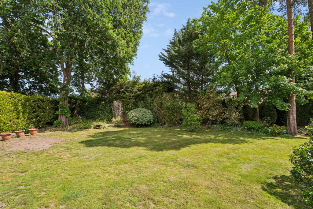 Additional image 22 of 7 bed detached house for saleCamp Road, Gerrards Cross SL9
