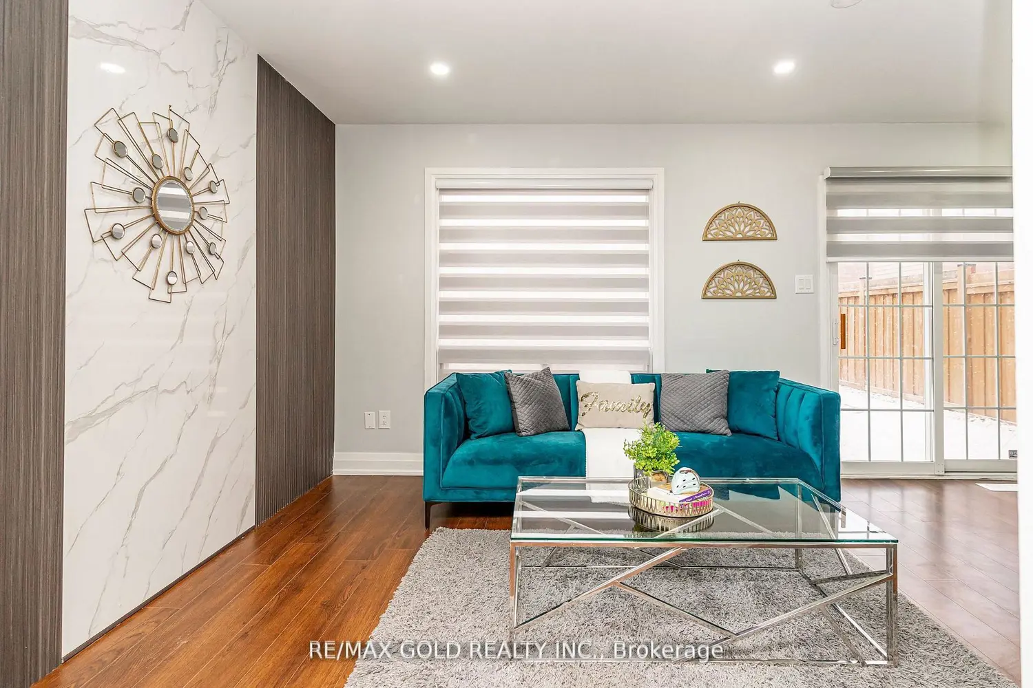 13 Martindale Crescent photo 2