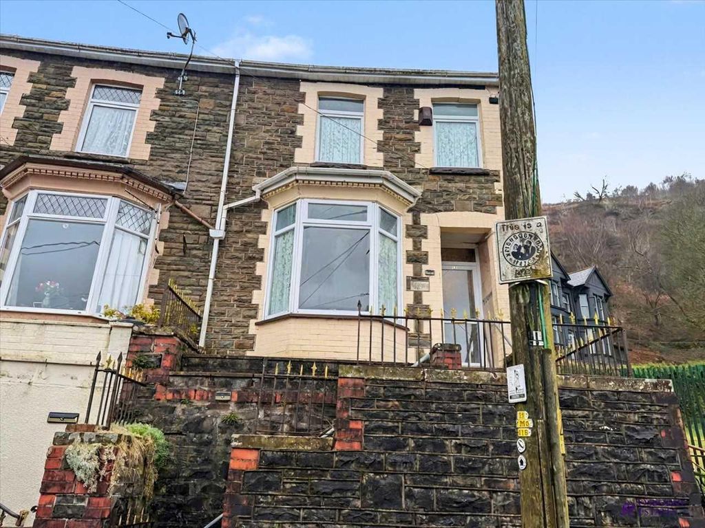 3 bed end terrace house for saleLlyn Crescent, Ferndale CF43