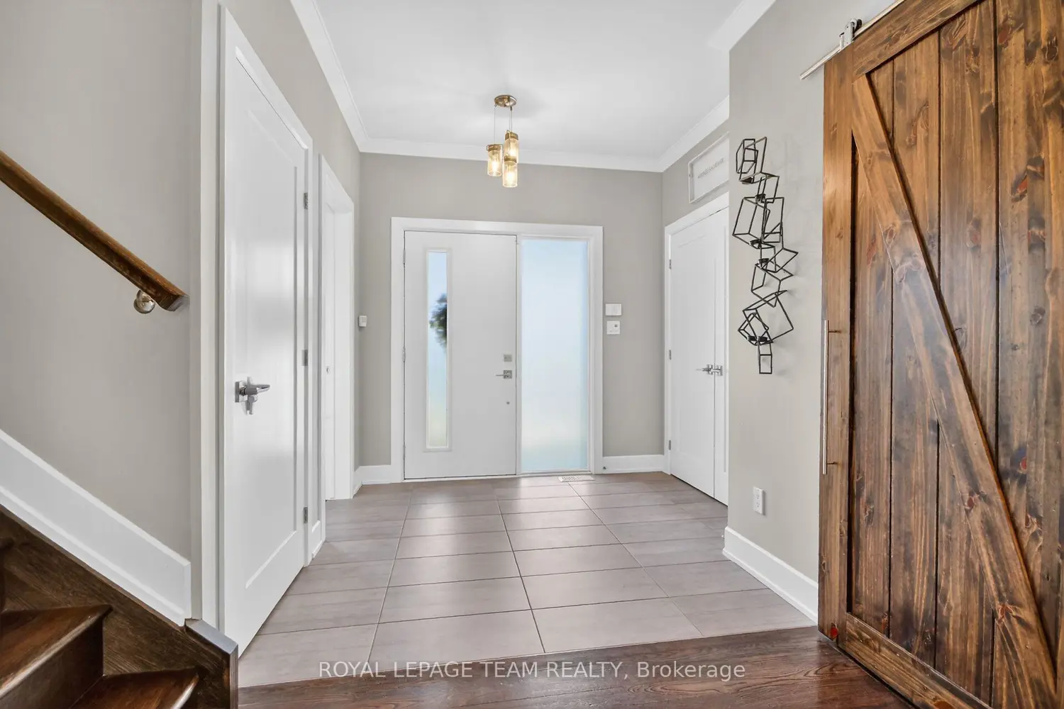 125 Ridgemont Drive photo 2