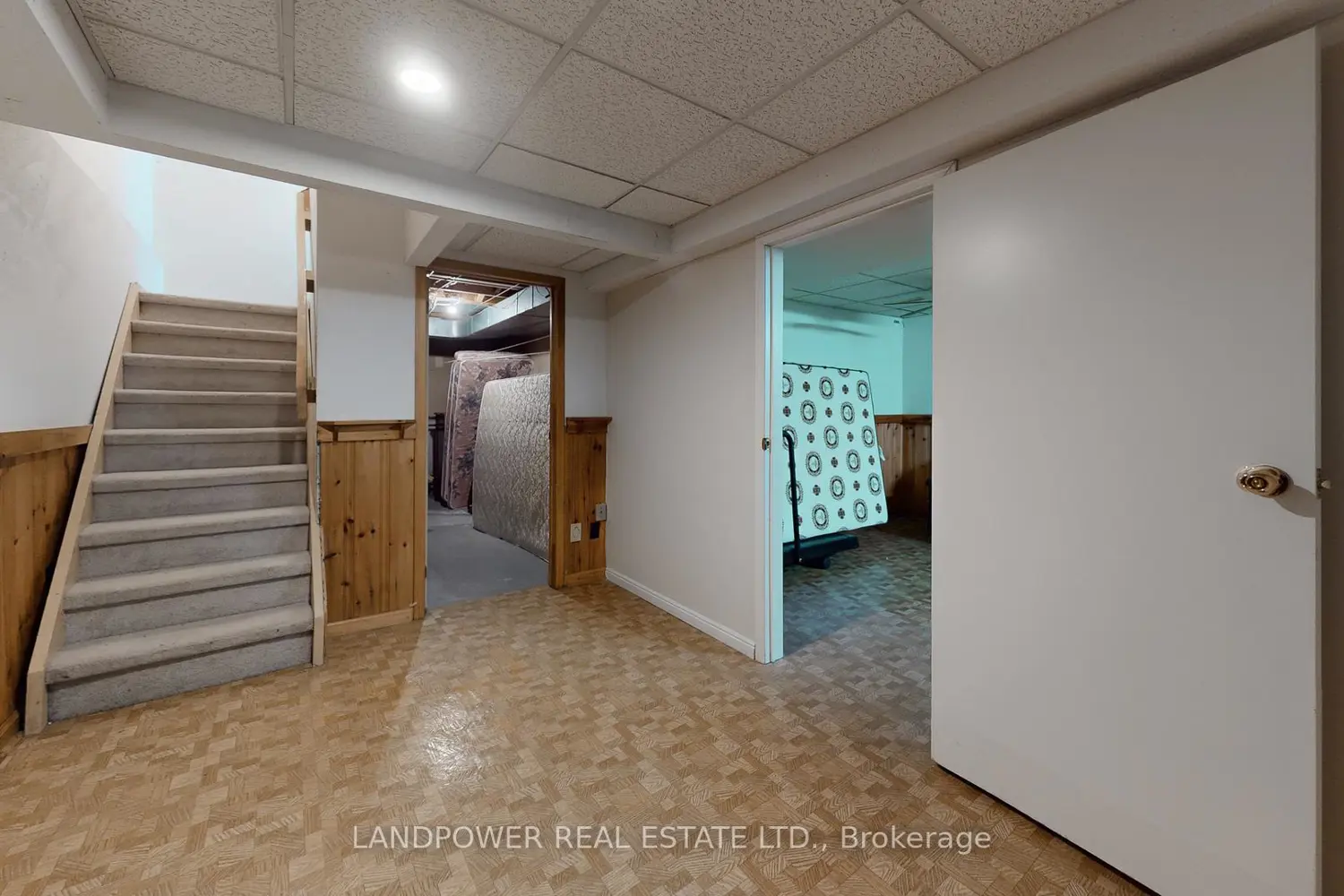 Additional image 15 of 10 Cardwell Avenue 64