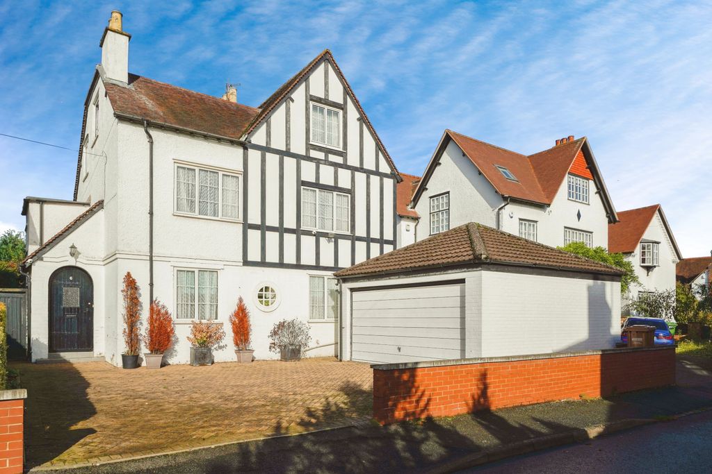 6 bed detached house for saleOwletts End, Evesham, Worcestershire WR11