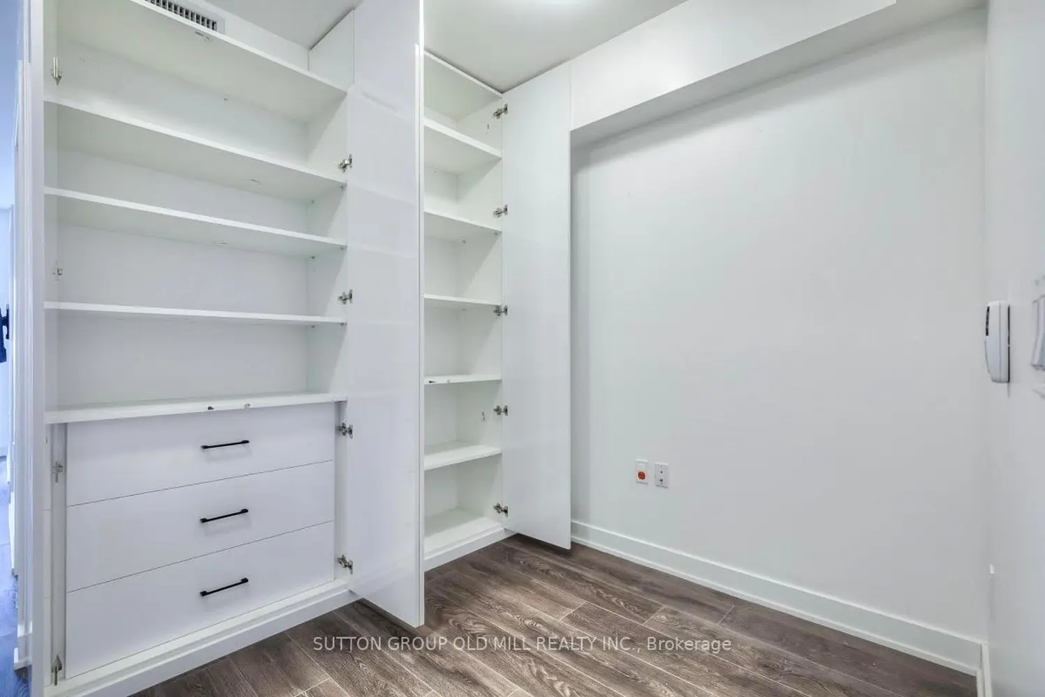 Additional image 8 of 195 Redpath Avenue 1411