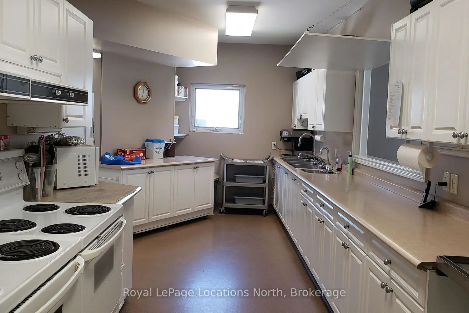 275 Huron Street 23 photo 5