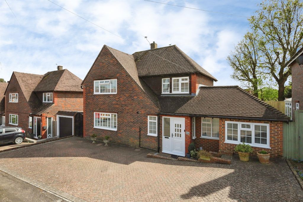 4 bed detached house for saleHawkswood Drive, Hailsham BN27