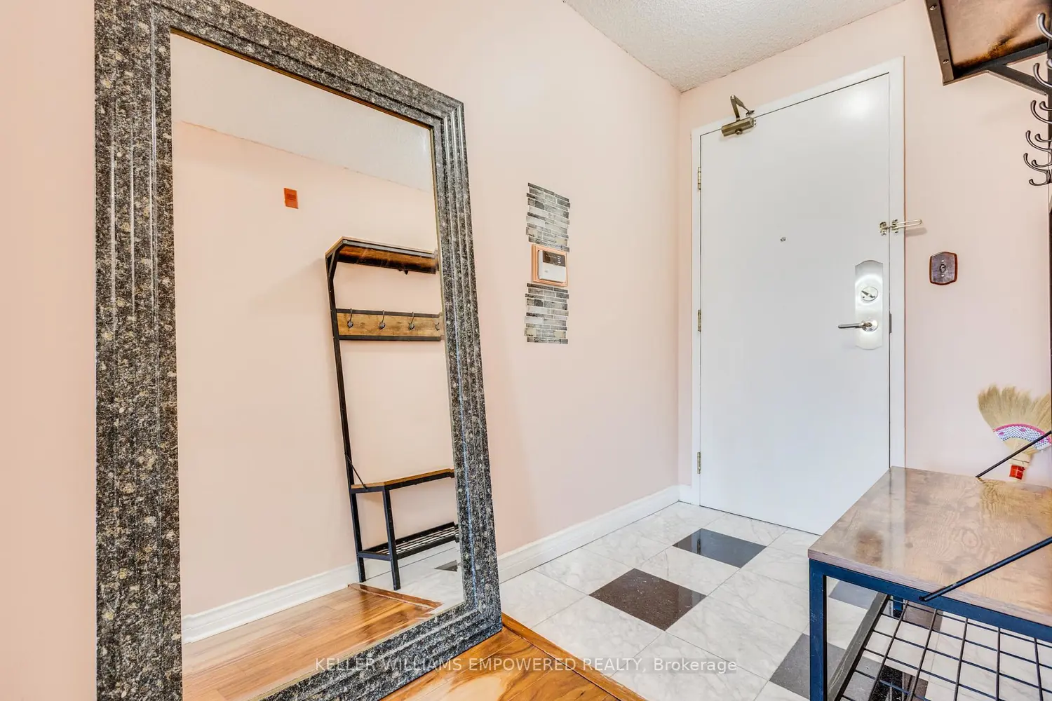 Additional image 6 of 2100 John Street 201