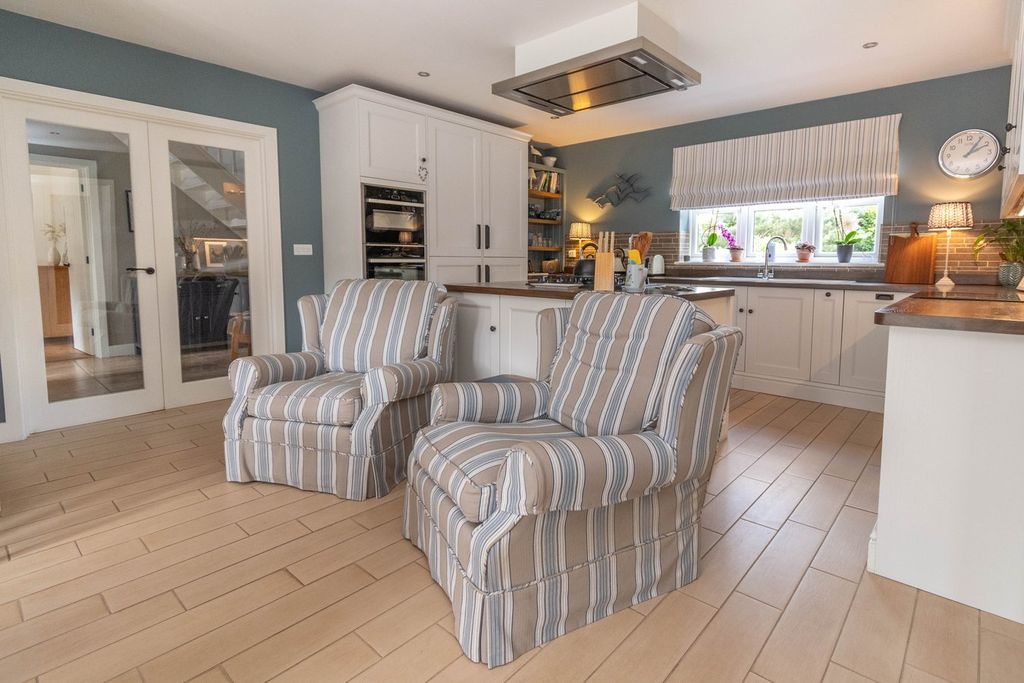 Additional image 3 of 4 bed detached house for saleThe Drift, Fakenham NR21