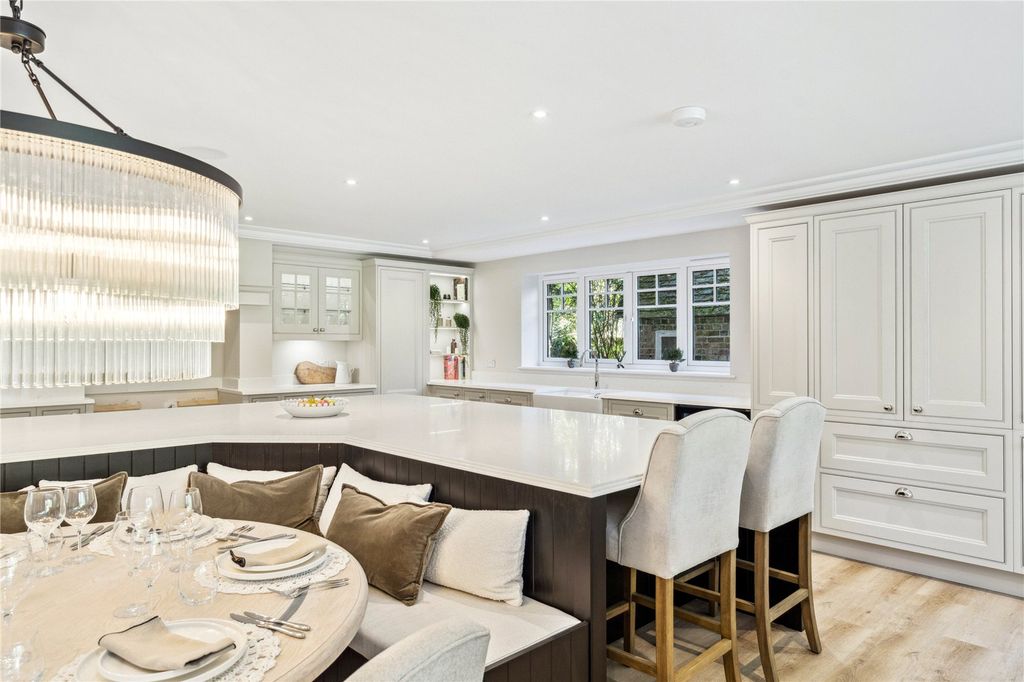 Additional image 3 of 5 bed detached house for saleHowards Wood Drive, Gerrards Cross, Buckinghamshire SL9