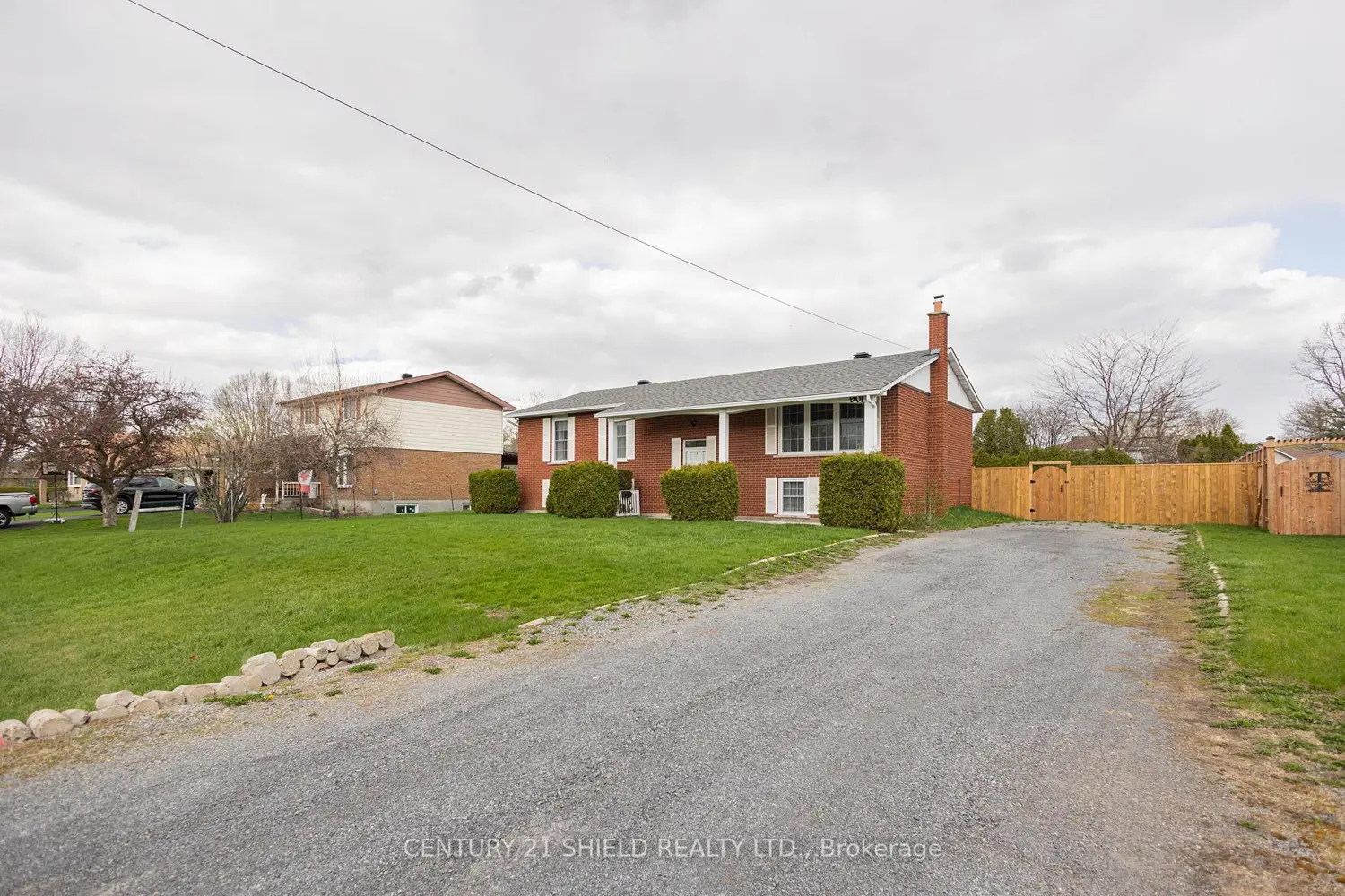 901 Laflin Street photo 2