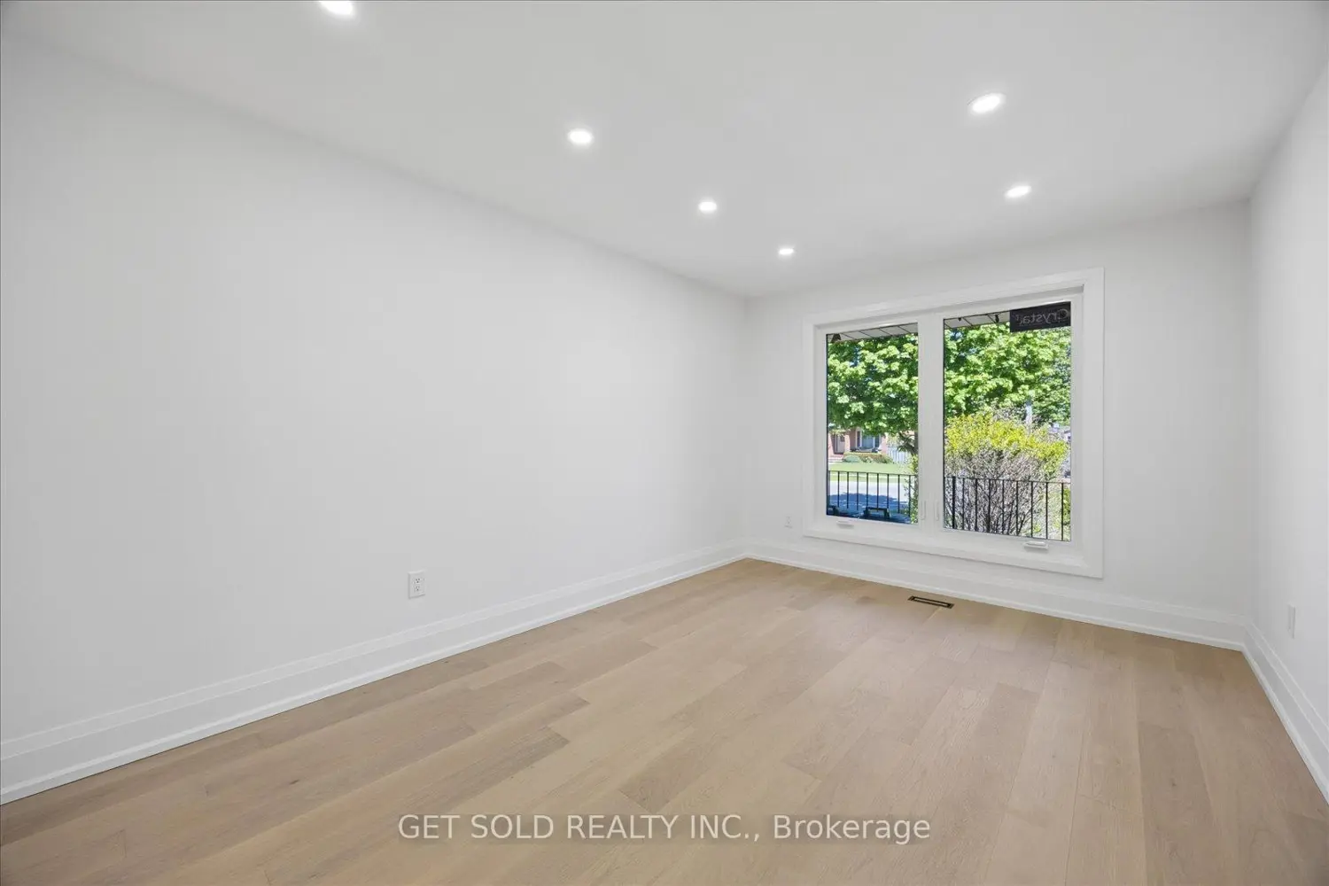 181 Brownridge Drive photo 3
