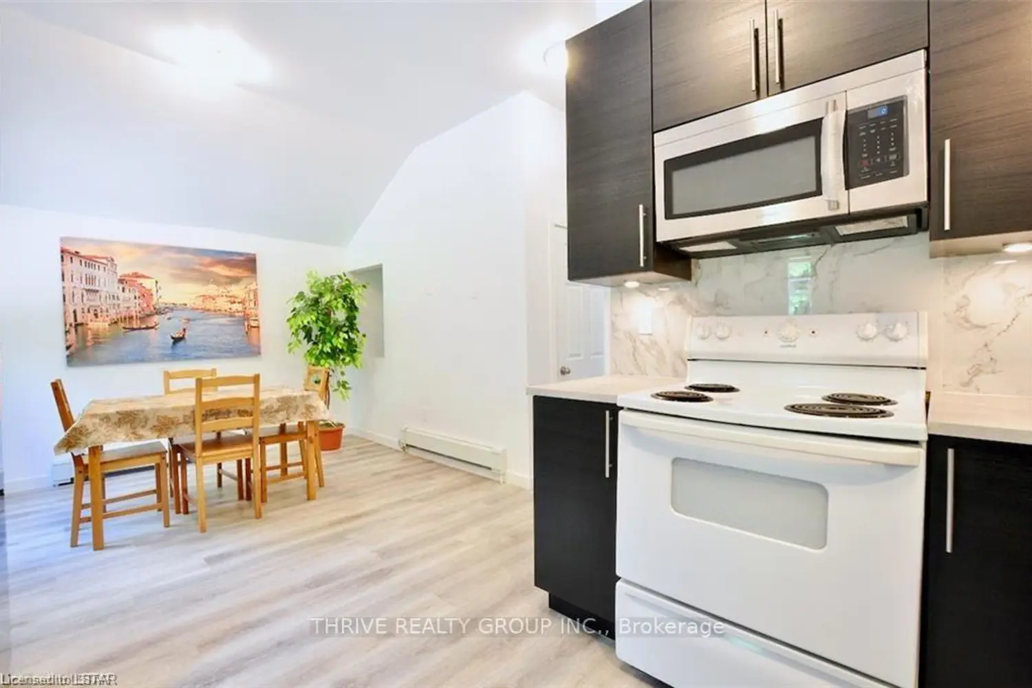 784 Little Grey Street photo 3