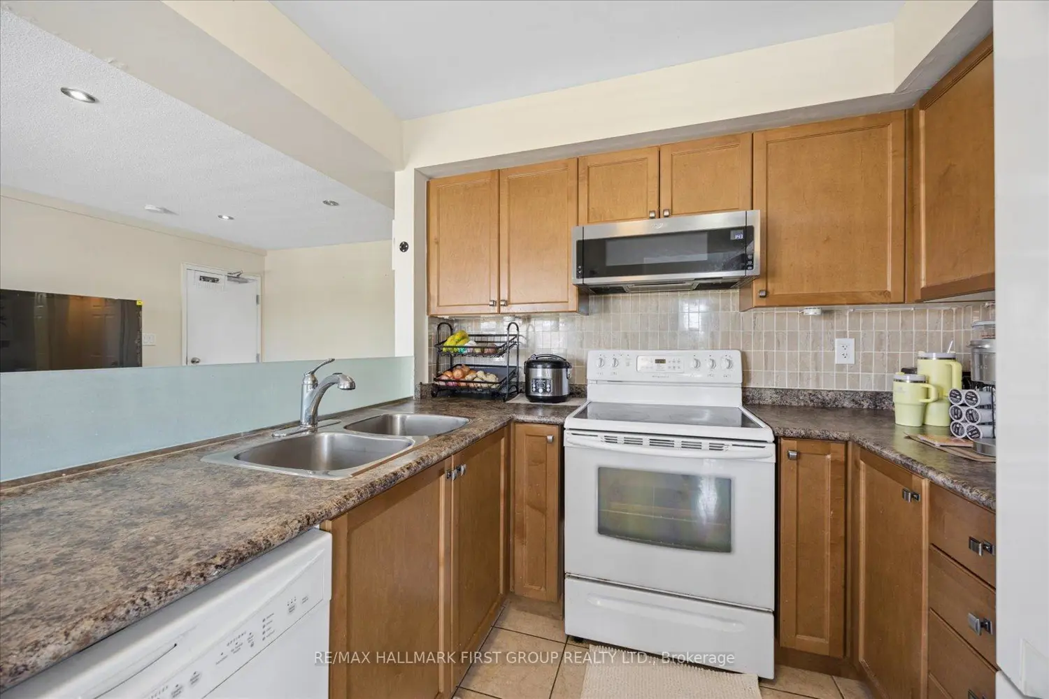 Additional image 6 of 2067 Bur Oak Avenue 3