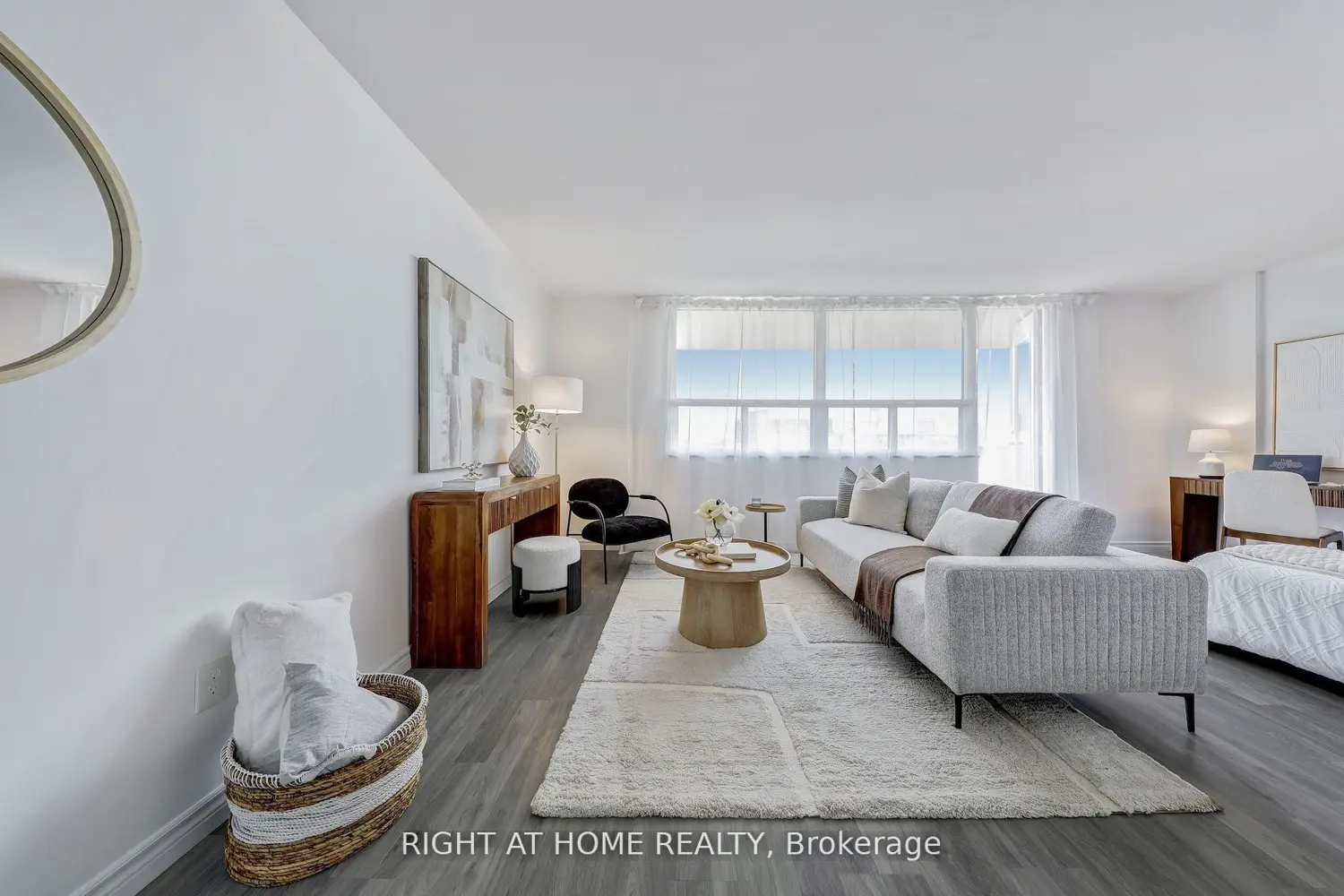 Additional image 12 of 40 Homewood Avenue 908