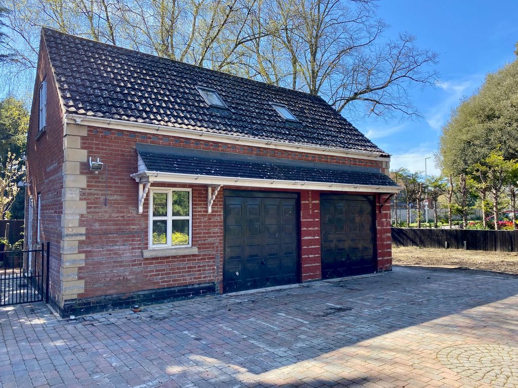 Additional image 6 of 6 bed detached house for saleManthorpe Road, Grantham NG31