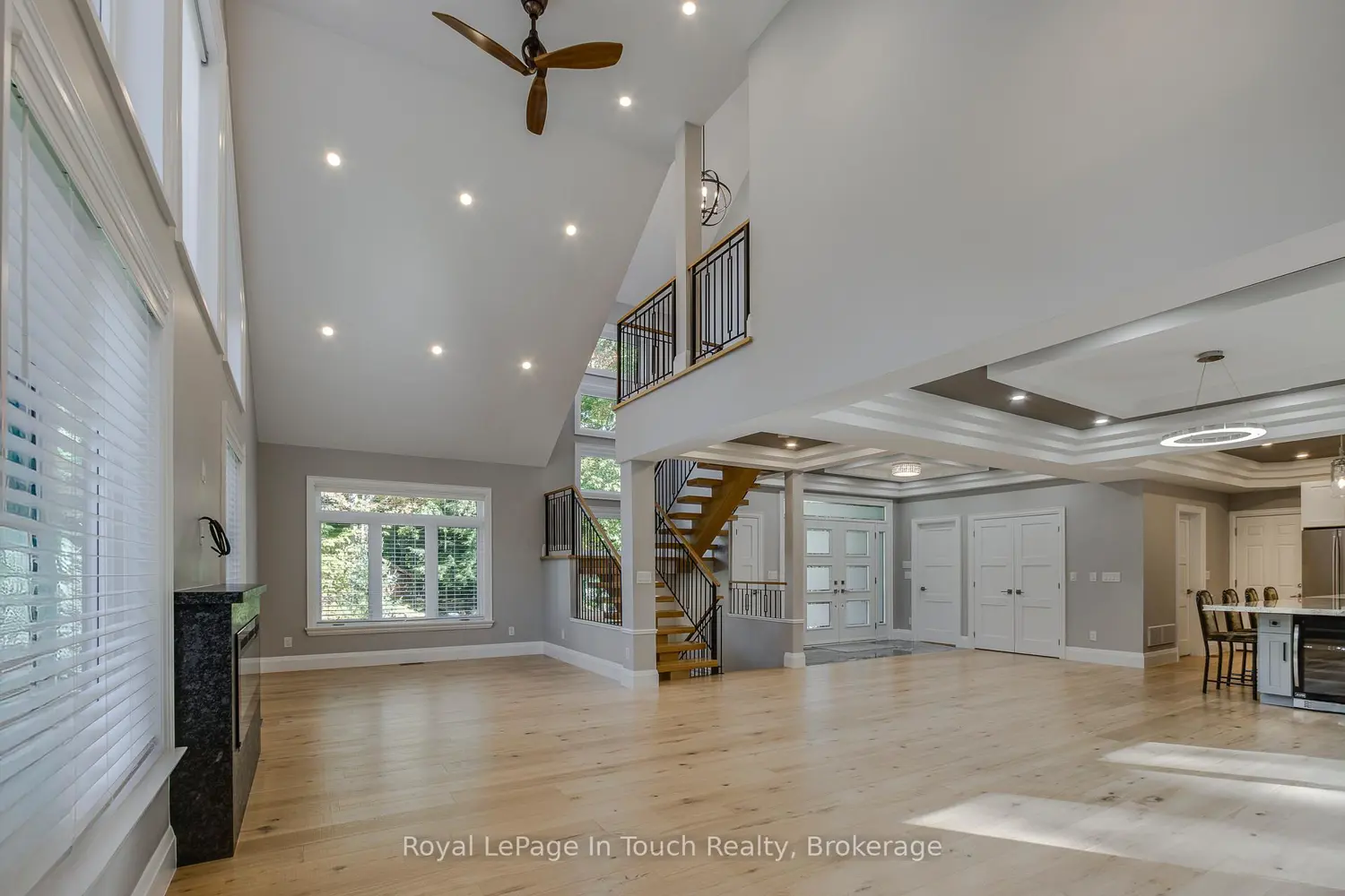 9 Belcourt Crescent photo 3