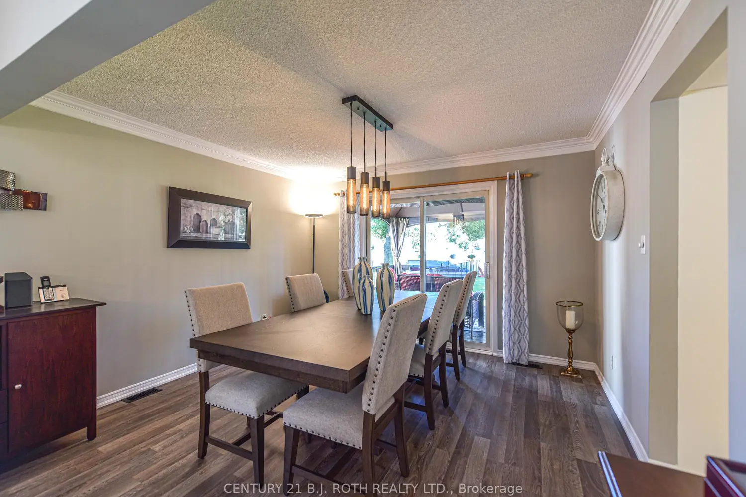 60 Simcoe Road photo 5