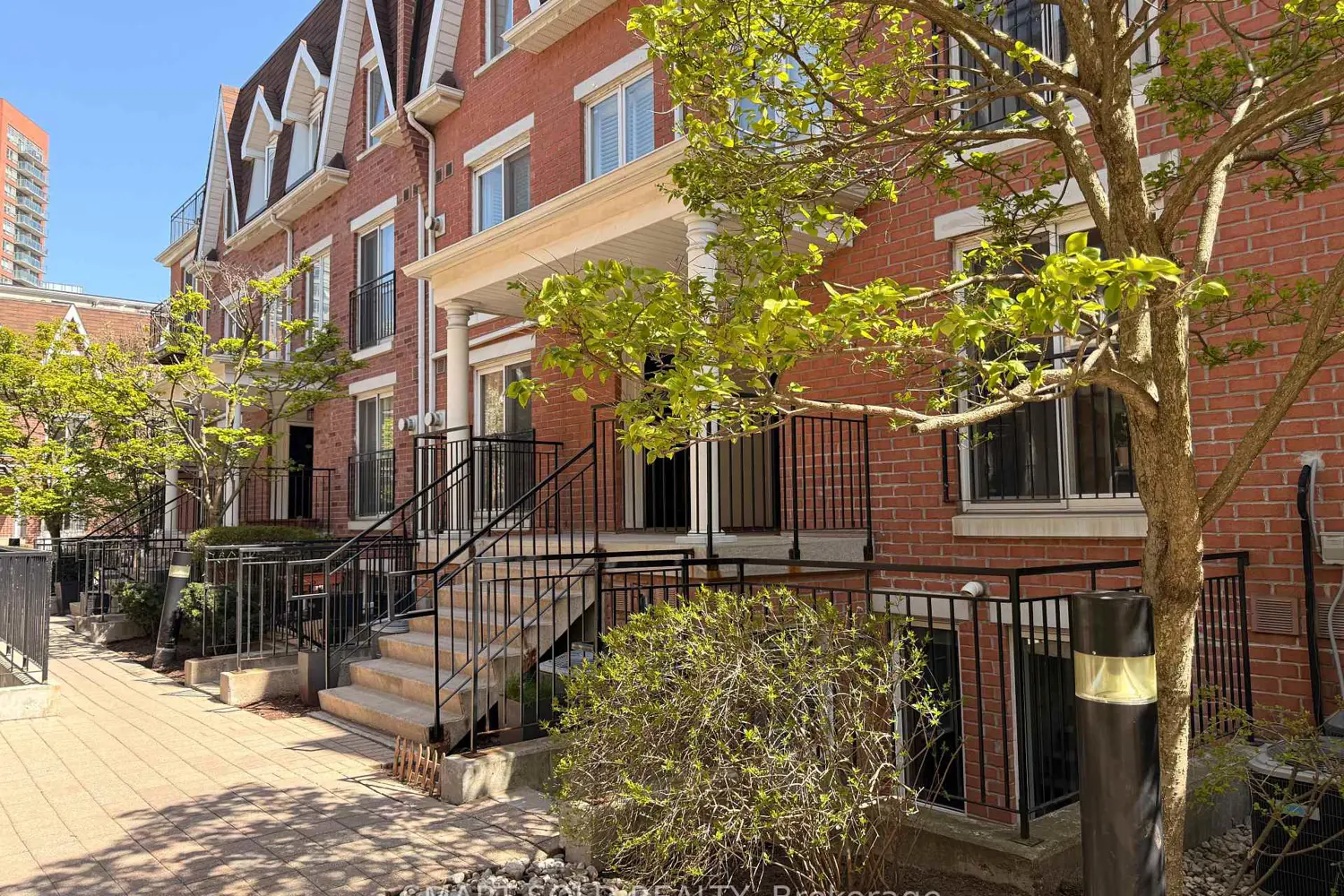 10 Laidlaw Street 725