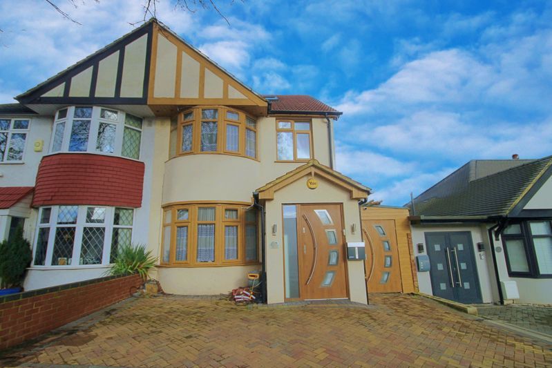 4 bed semi-detached house for saleFarndale Crescent, Greenford UB6