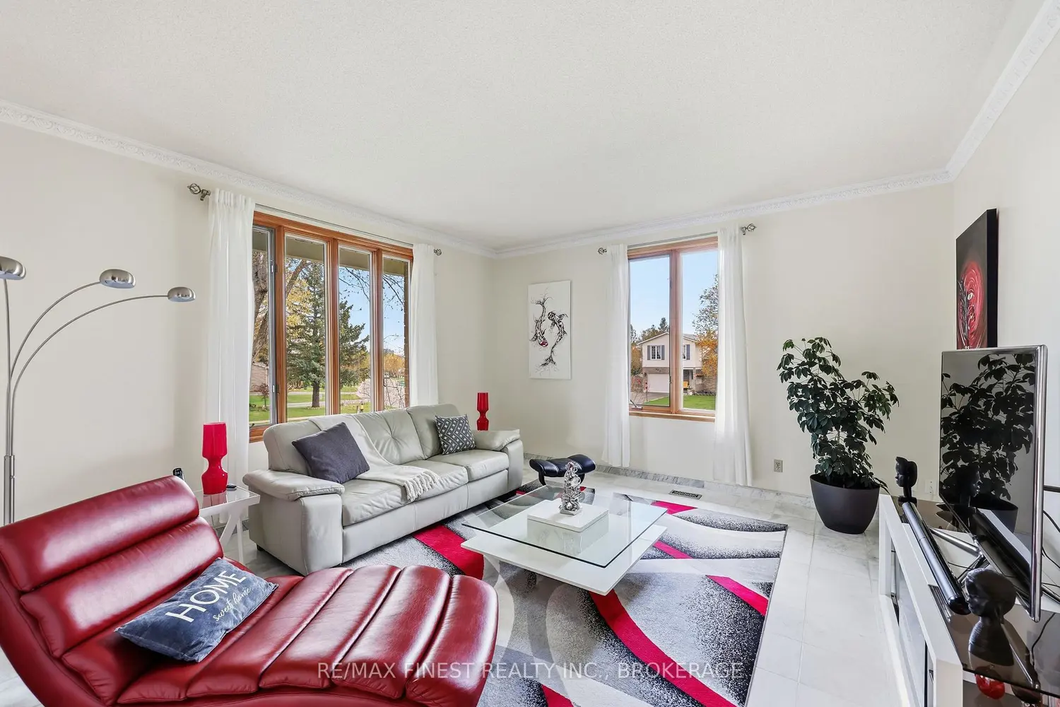 895 Nottinghill Avenue photo 3
