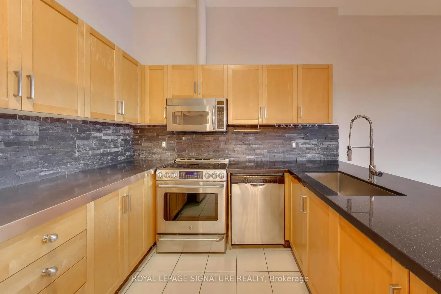 700 King Street 801