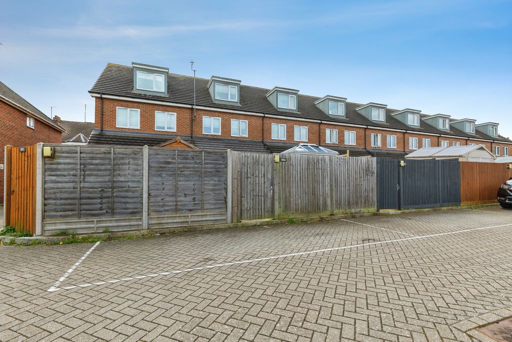 Additional image 17 of 4 bed terraced house for saleLivingstone Road, Gillingham ME7