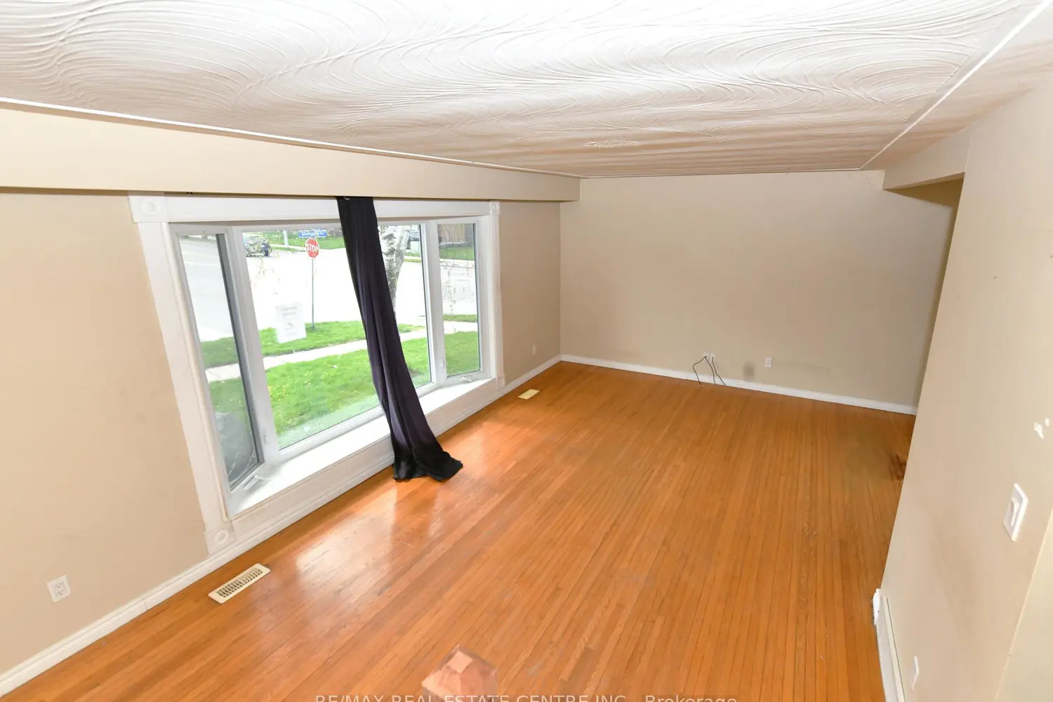 110 Silverspring Crescent photo 4