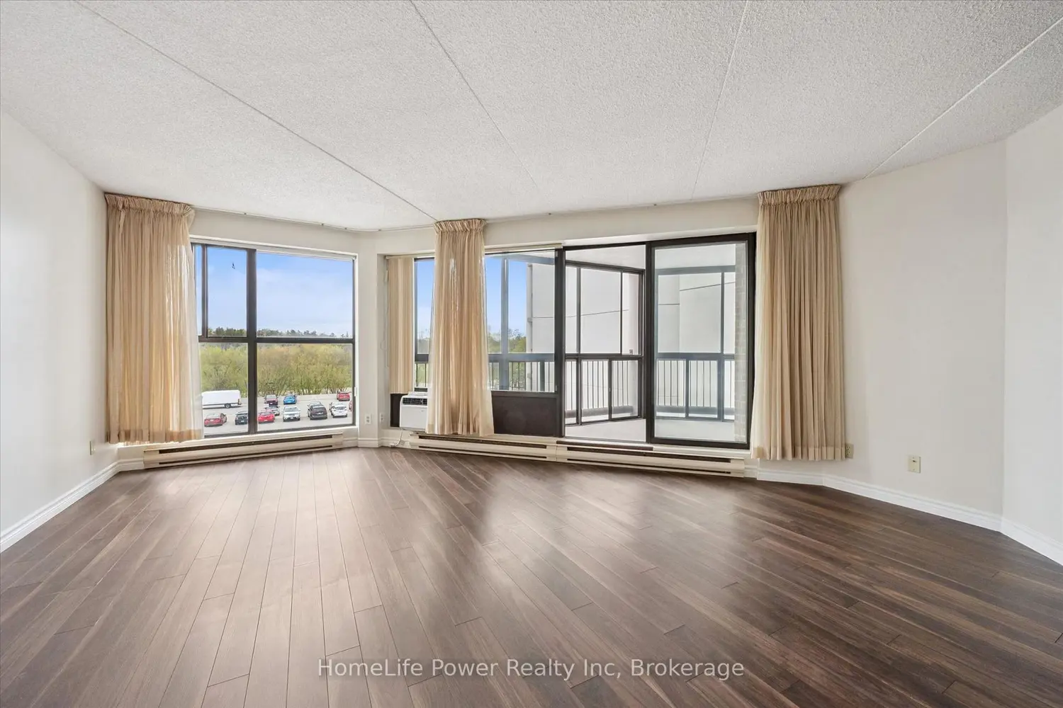22 Marilyn Drive 402 photo 5