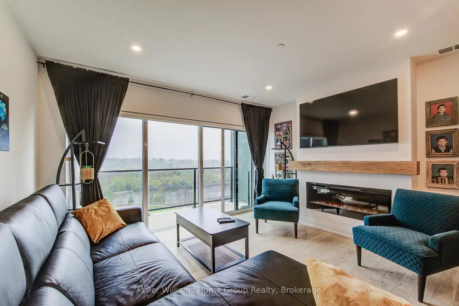 71 Wyndham Street 1201 photo 2