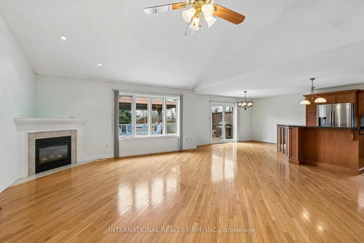 18 Sea Breeze Drive photo 4